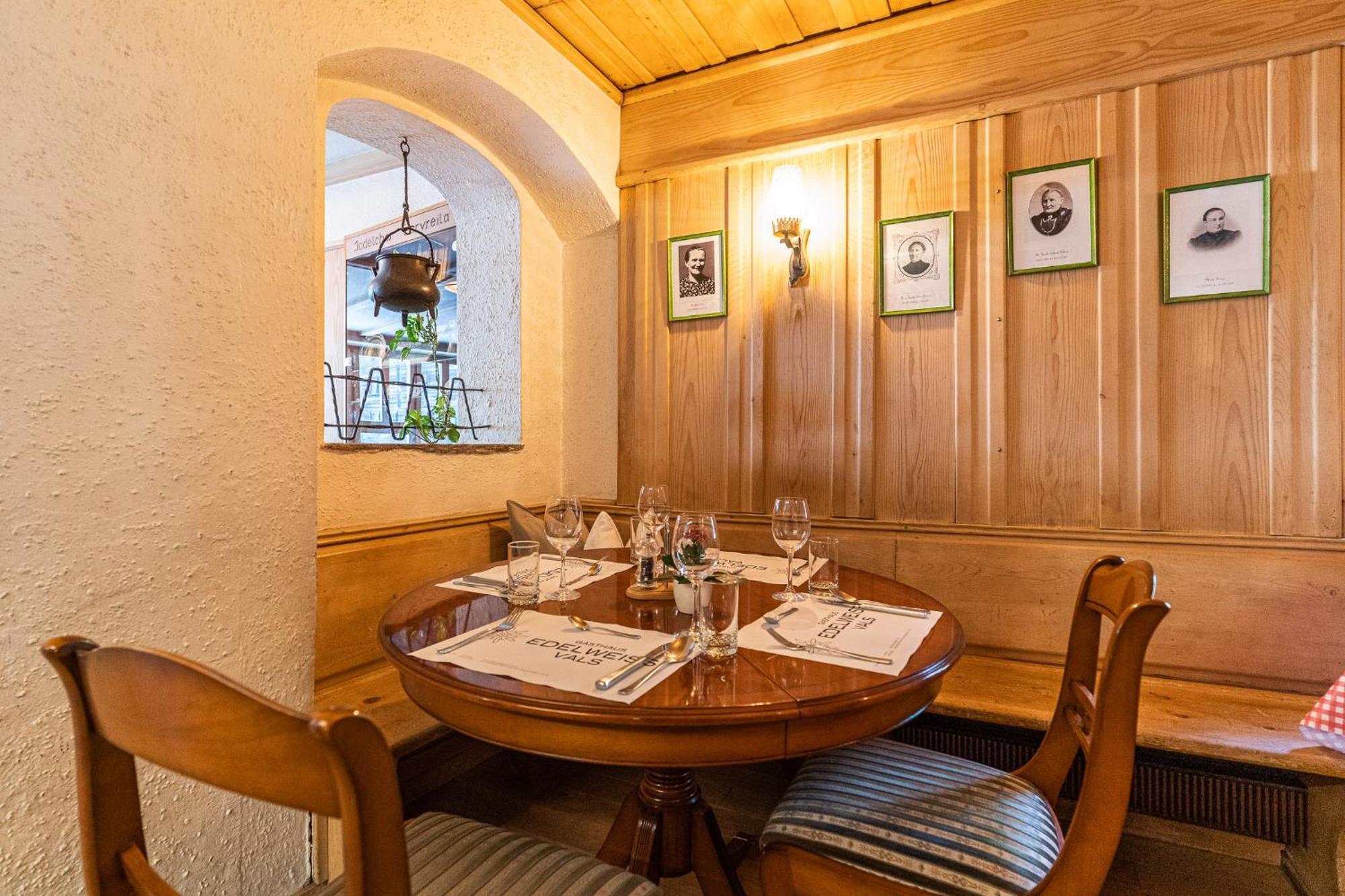 Gasthaus Edelweiss Vals Exterior photo