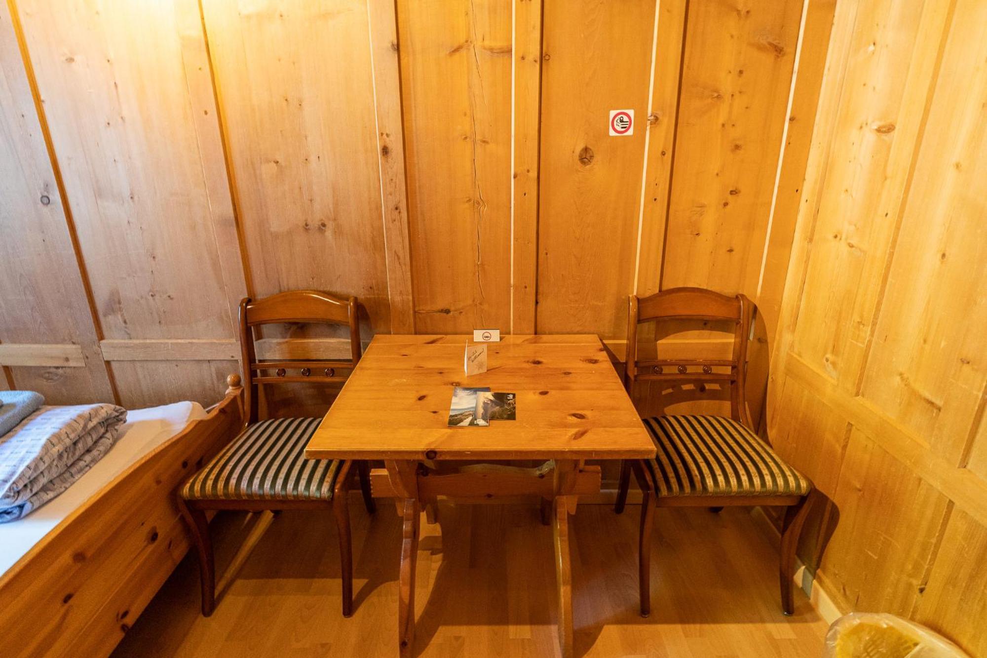 Gasthaus Edelweiss Vals Exterior photo